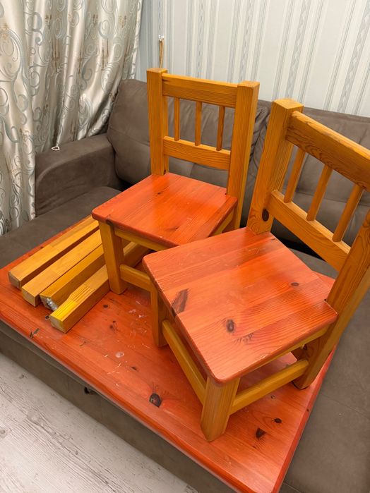 Продам дерев’яний столик (масив сосни)