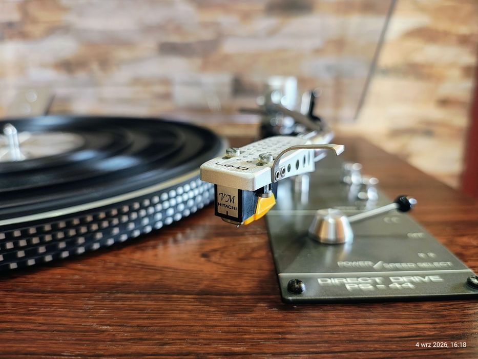 Gramofon Lo D  Hitachi PS -44