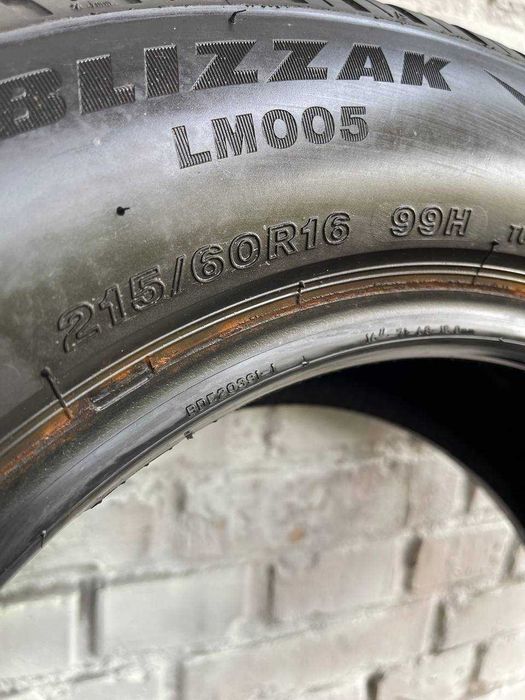 Шини б/в 215 60 R16 Bridgestone Blizzak LM005