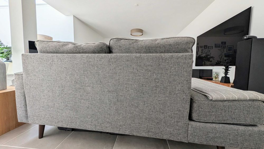 Modern Grey Chaise Lounge / Sofa – Gently Used for pick up Ferragudo
