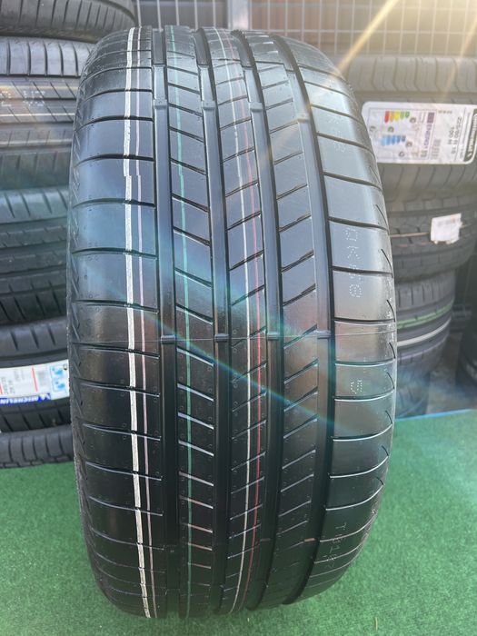 Opona Bridgestone 255/40/21 pojedynka