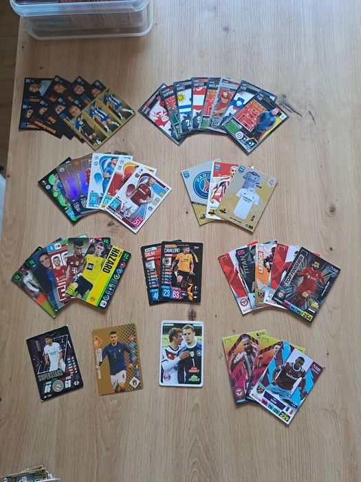 Karty piłkarskie mix