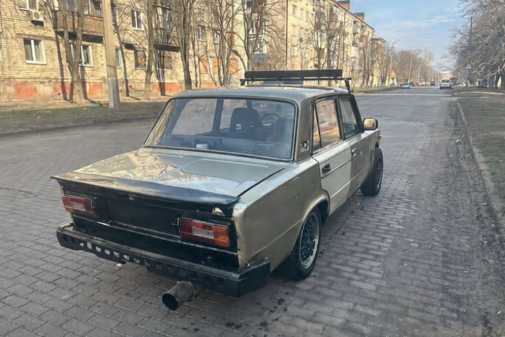 Дрифт корч 2106 на шеснаре  и дросселях