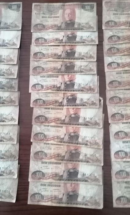 Notas de 100 escudos de Angola