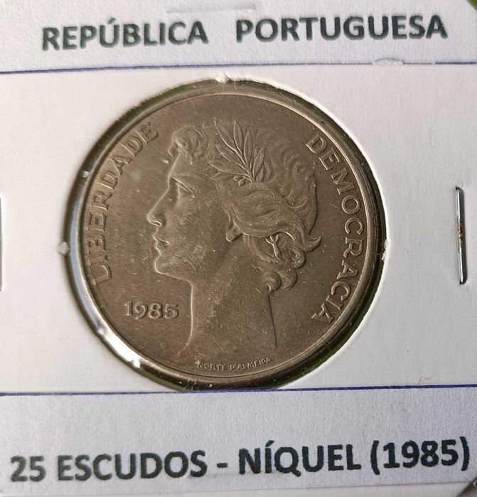 4 Portuguese Coins of 25 Escudos from the 2nd Republic (Nickel)