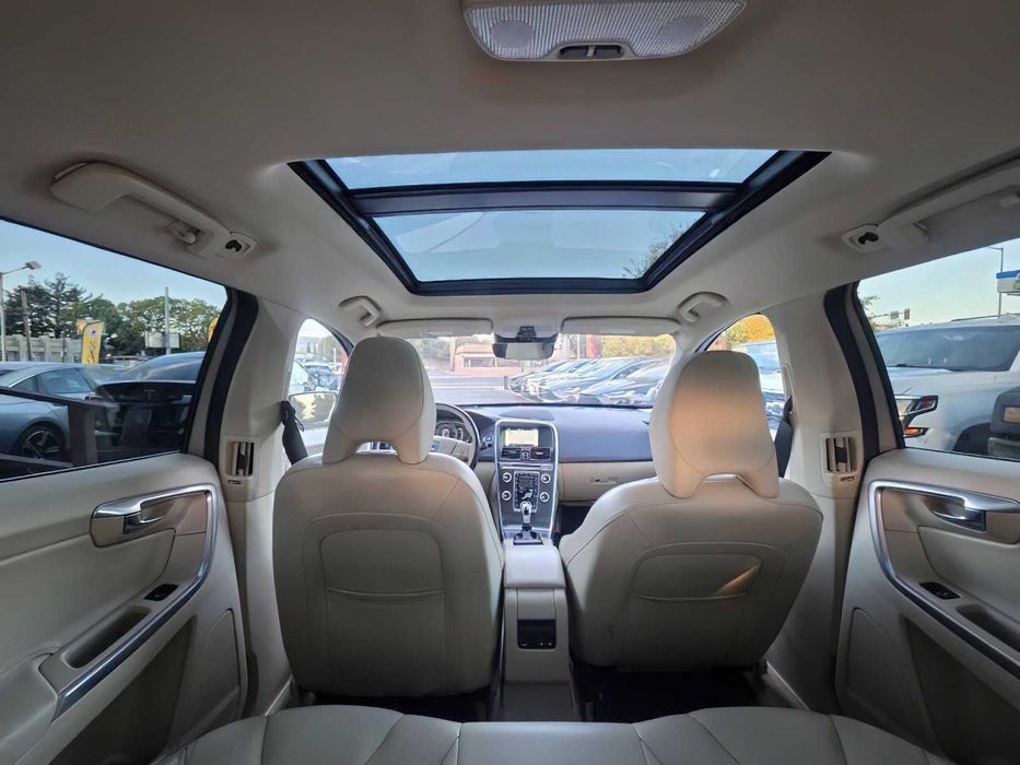 Volvo XC60      2016