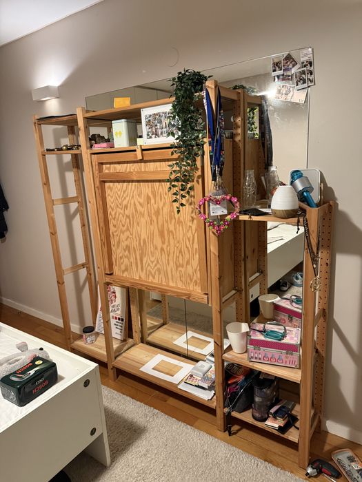 Estante e secretaria IKEA