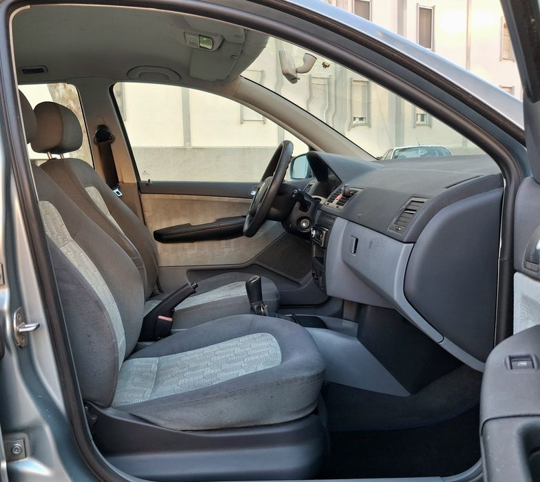 Skoda Fabia 1.4i 158Mil km Nacional 01