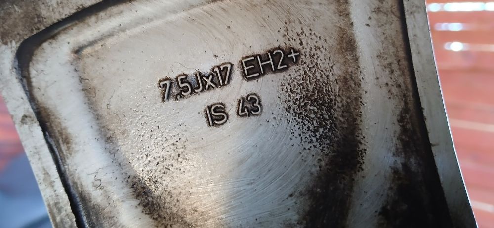 Felgi z oponami bmw 17 zima Okazja fajny stan