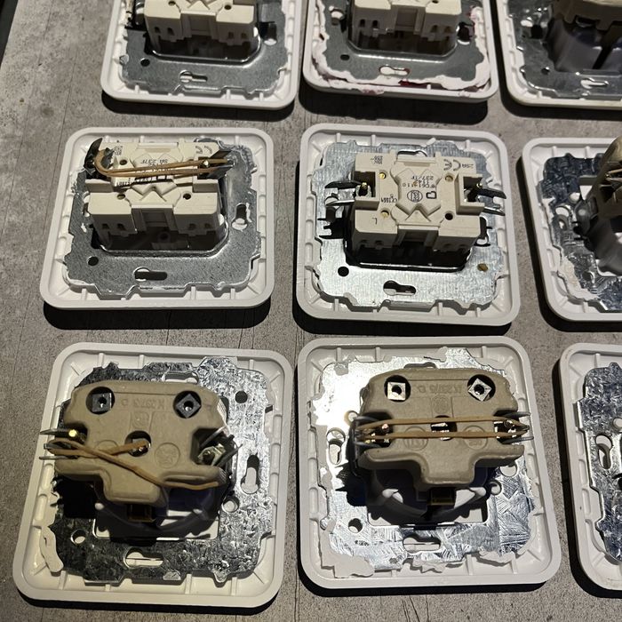 Tomadas e interruptores Efapel e outros