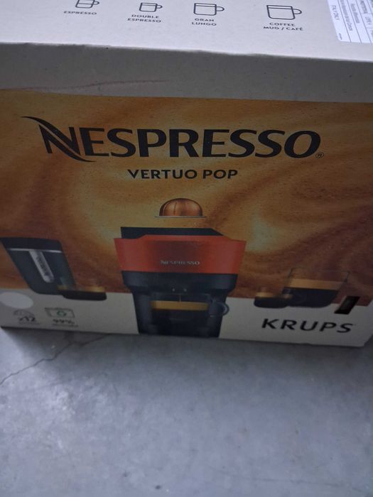 2 maquinas de café nespresso novas