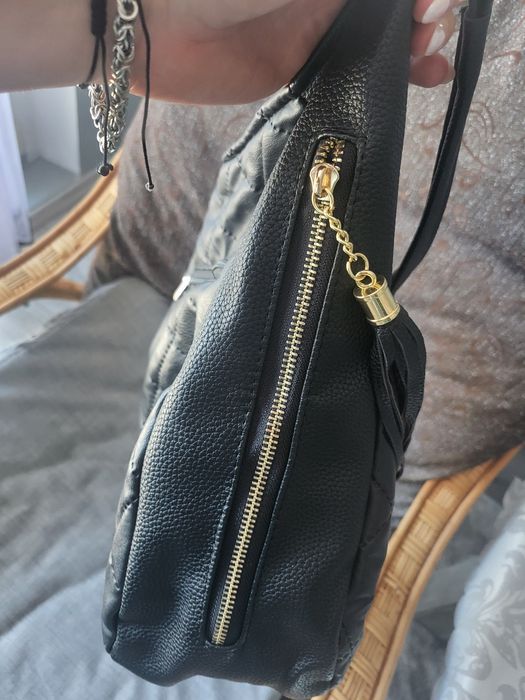 Czarna torebka na ramię