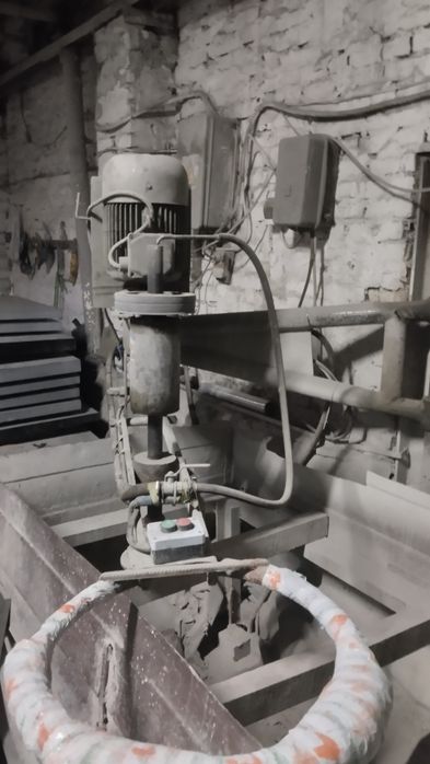 Шліфувальний станок .