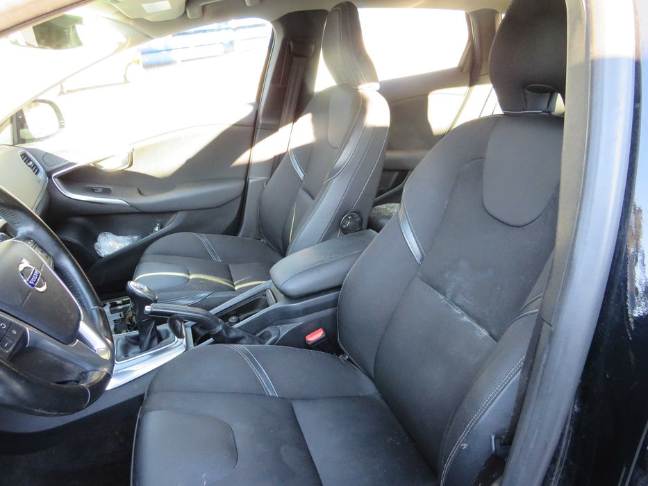 Volvo V40 1.6D4 de 2012 - Peças Usadas