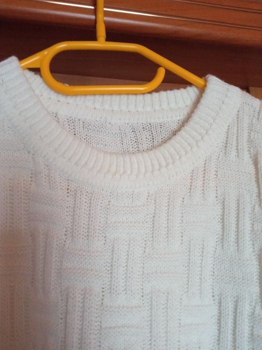 Sweter biały długi,piękny splot