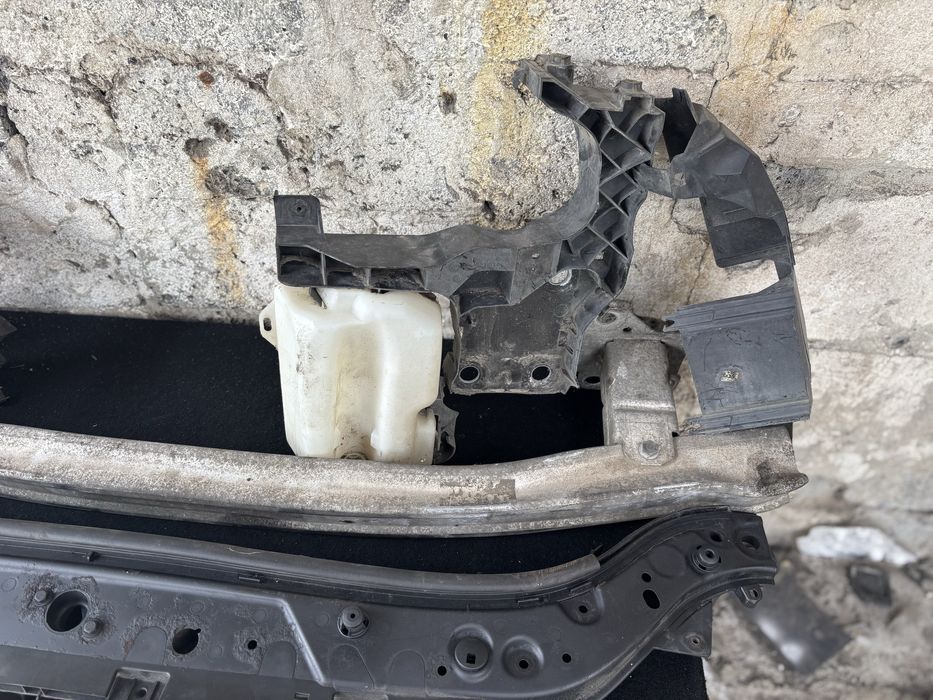 Підсилювач переднього бампера Меган 2 Сценік 2 телевізор