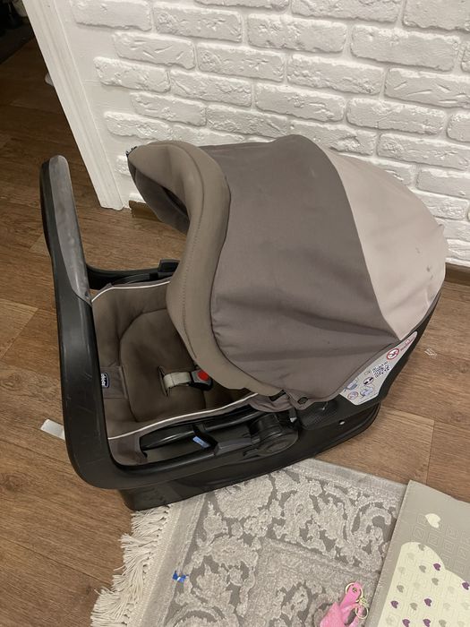 Автокрісло chicco до 0- 15 кг