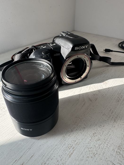 Фотоапарат  Sony Alpha DSLR-A200