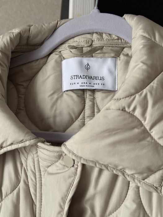 Світла куртка STRADIVARIUS