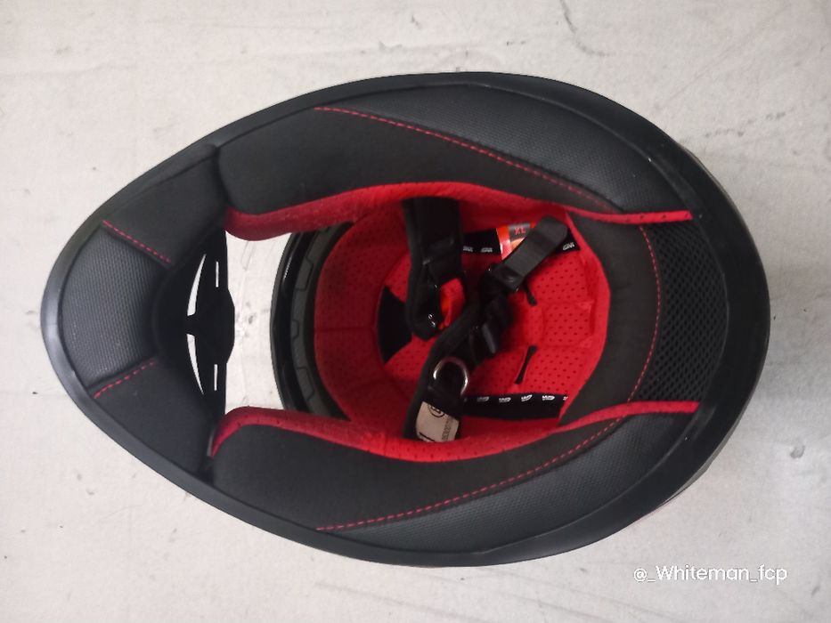 Capacetes semi novos marca GIVI e Bogotto