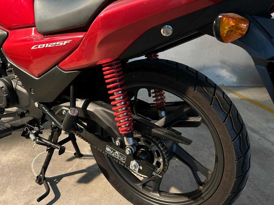 CB125F como nova
