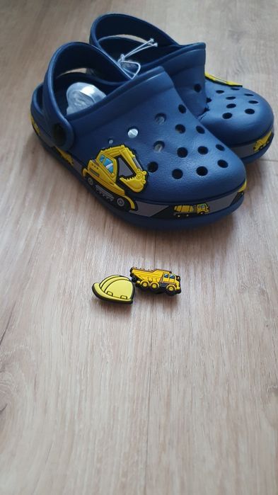 Chodaki crocs crocsy chłopięce motyw koparki 29