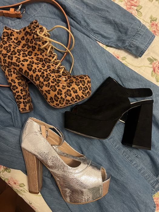 Sapatos e vestido novos tudo 15€