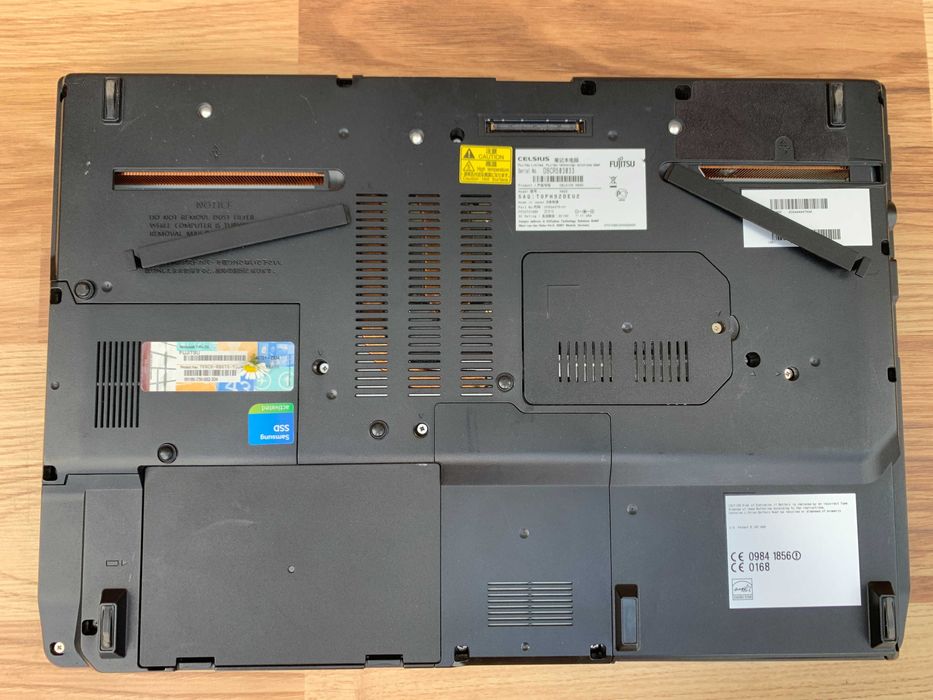 Laptop 17,3" Fujitsu  Celsius W920  16 ram/ i7 / Win 7