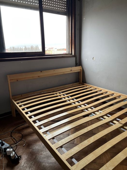 Cama ikea em pinho 140*200
