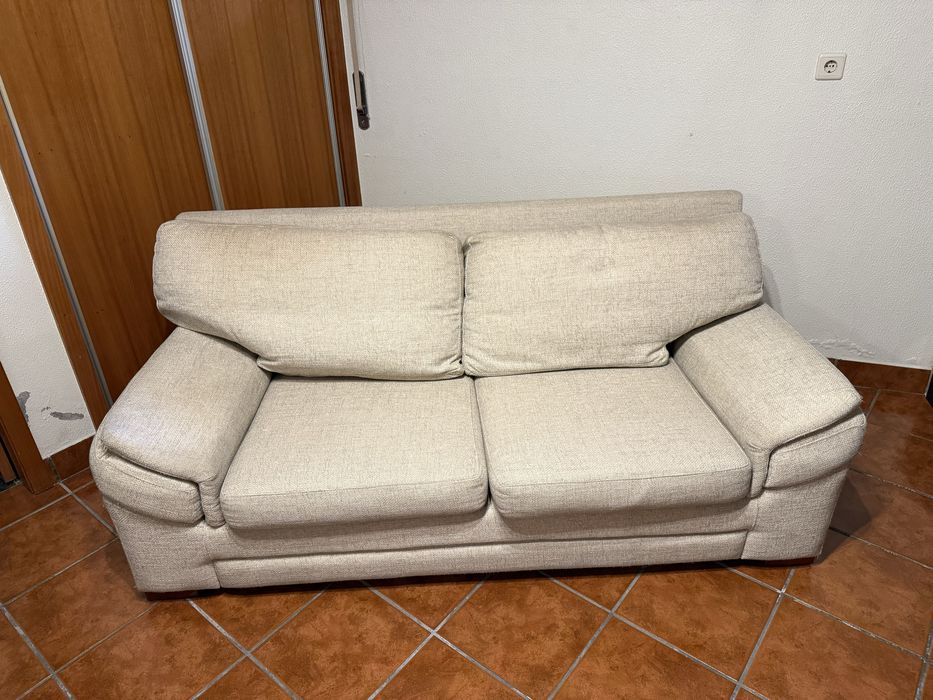 Sofa tecido bege