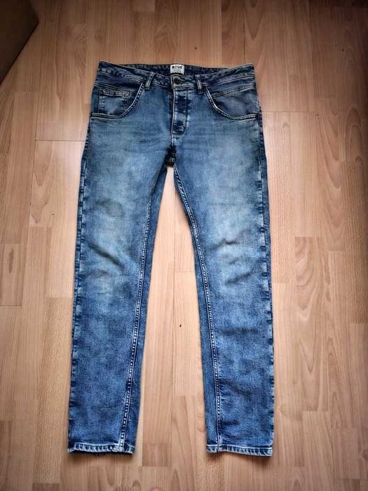 Spodnie jeansowe Mustang Michigan Tapared W32 L32