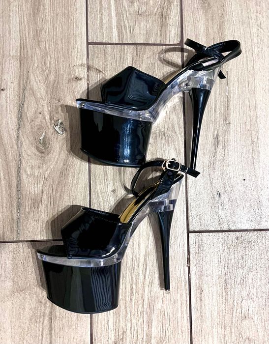 192/ OD RĘKI 40 Piękne Szklanki gogo pole dance szpilki czarne sandały