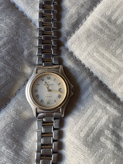 Продам часы romanson