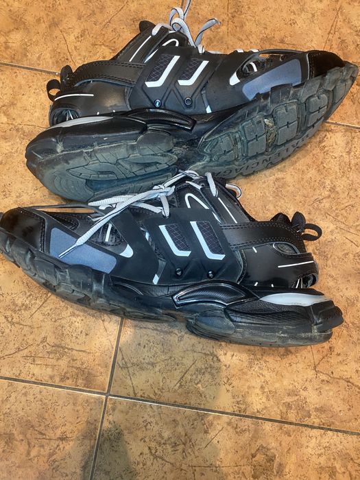 Balenciaga track led