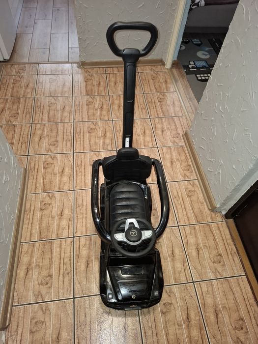 Jezdzik dla dziecka  Toyz Mercedes G 350D Czarny