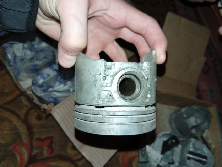 Продам Поршні для сімейства жигулів ВАЗ 2101-ВАЗ 2106. Нові!!