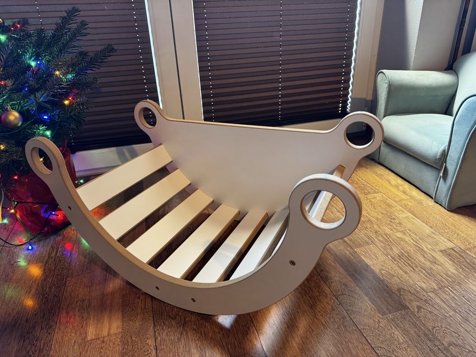 Drewniany bujaczek 3w1 z funkcją drabinki i stolika