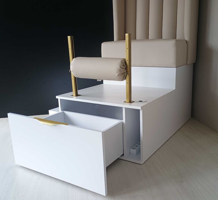 Stanowisko pedicure kosmetyczne do paznokci: podest + podnóżek + fotel