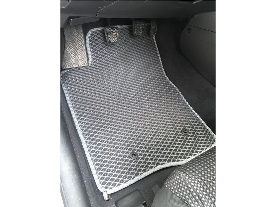 Toyota Corolla Verso 2003-2009 Коврики EVA (черные)