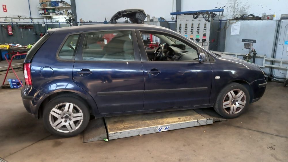 Tampa da mala VW Polo 9N 1.2 AZQ de 2002