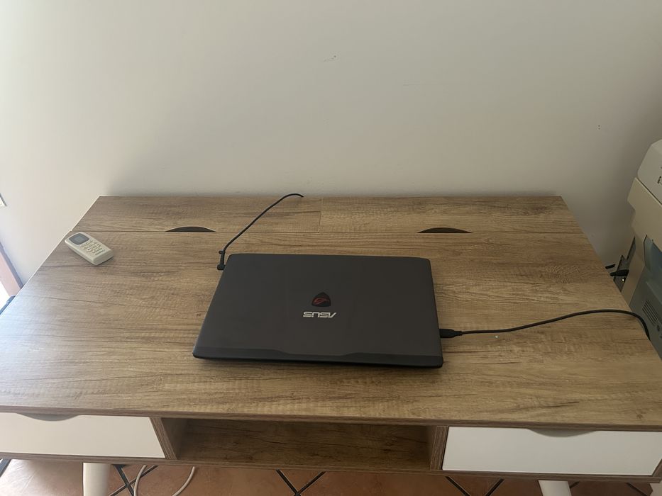 Secretaria como nova