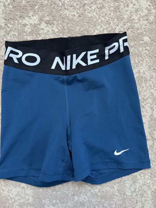 Укорочені шорти найк про