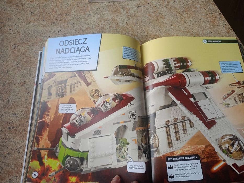 Książka komiks i zeszyt
