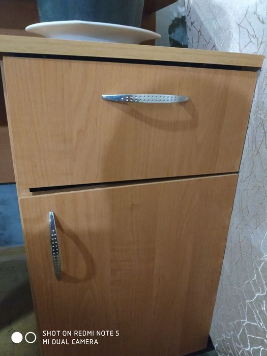 Гарне Трюмо в кімнату