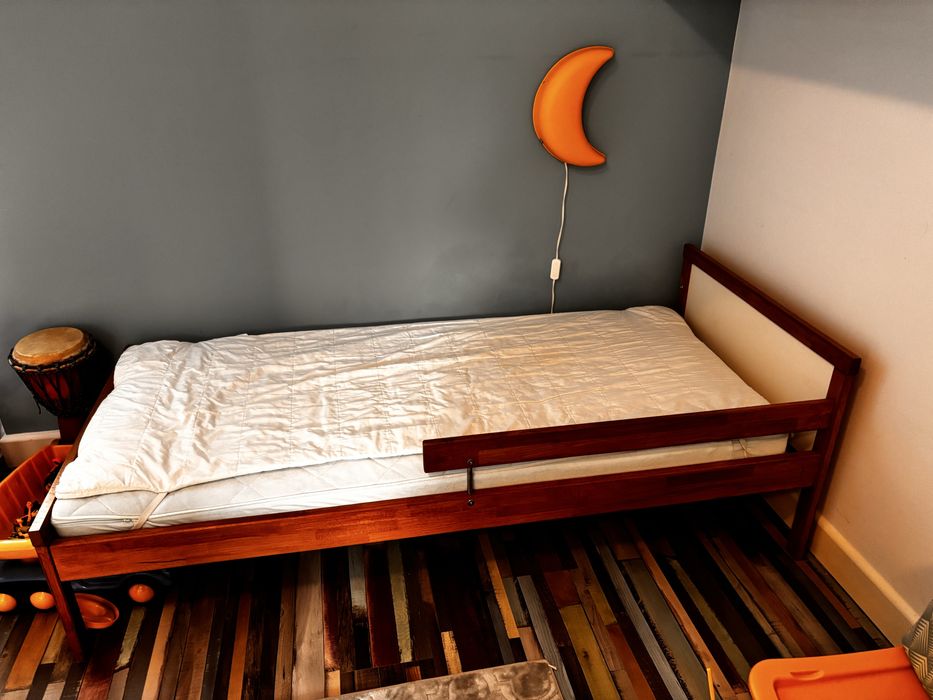 Lozko z   IKEA z materacem 160/70 dla dziecka