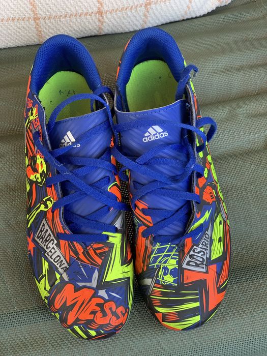 Tenis futebol ………………….