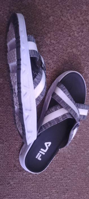Fila  нові сандалі
