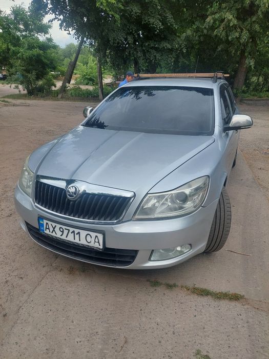 Продам машину Шкода Октавию 1.4