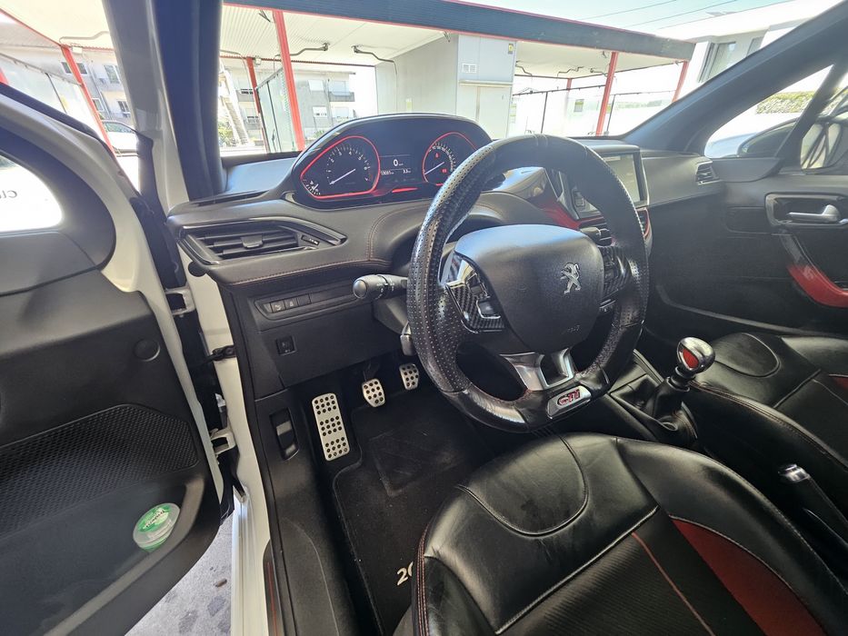 Peugeot 208 GTi 1.6 THP 200cv