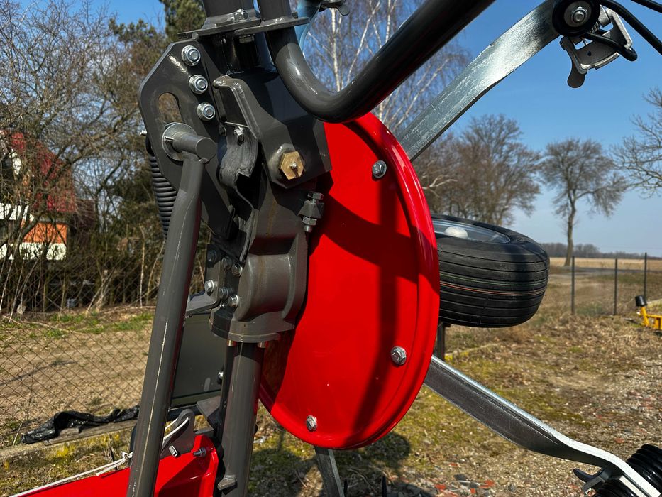 Przetrząsarka Massey Ferguson 776X 7,7 m 6 gwiazd w okazyjnej cenie